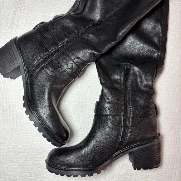 Zodiac Georgia Round Toe Block Heel Zip-Up Riding Boot, Color: Black | Size: 7 - Picture 3 of 5